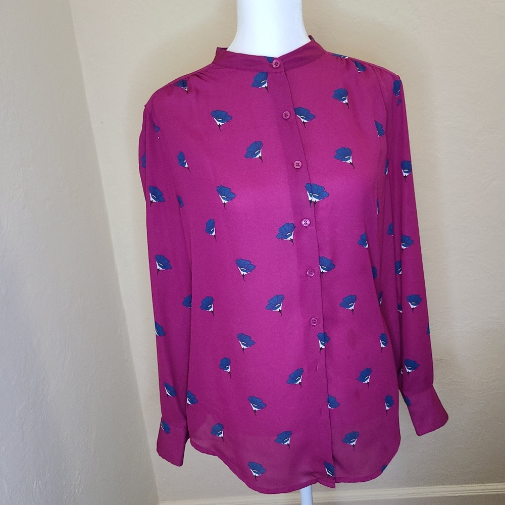 Woman's button down top - Picture 6 of 7